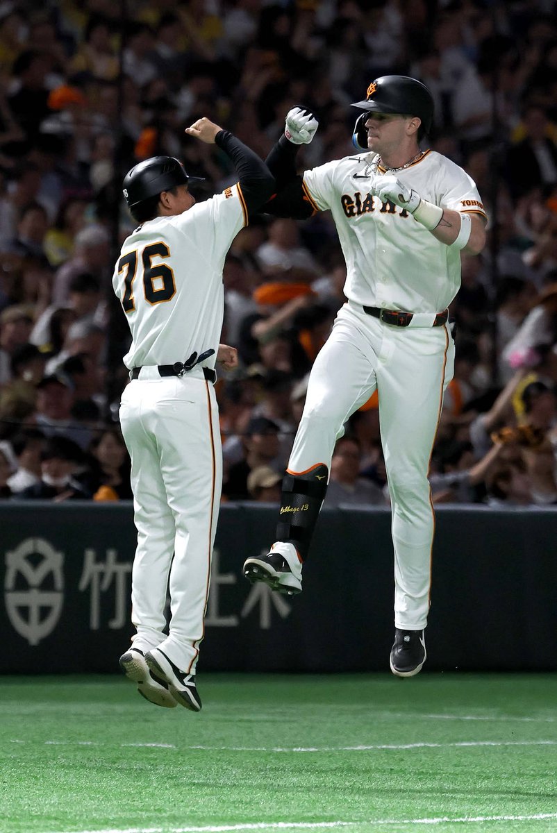 TokyoGiants's tweet photo. 【一軍】巨人 1-4 阪神

先発の #西舘勇陽 投手は、6回途中4失点。
#キャベッジ 選手が第13号ソロ本塁打を放つも、その後得点を奪えず敗戦。

https://t.co/UA5OTKDn02 https://t.co/G7KVl6k99J
