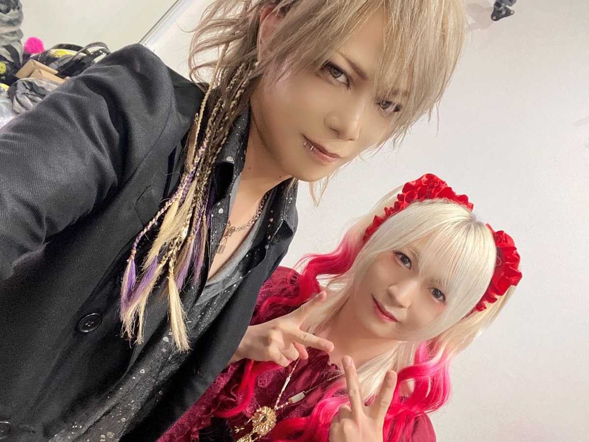 r_shitei_kd_'s tweet photo. KiD6周年ありがとうございました。
一旦KiDは眠る事にしました。
あの時不安ながらも一歩を踏み出して良かったなって。
あの一歩があったからたくさんの仲間に出会えました。
音楽を続けてこれました。全ての人に感謝です。
また眠たくなくなった時に会いましょう。
それまでおやす���なさい。 https://t.co/fGx4Ti9Got
