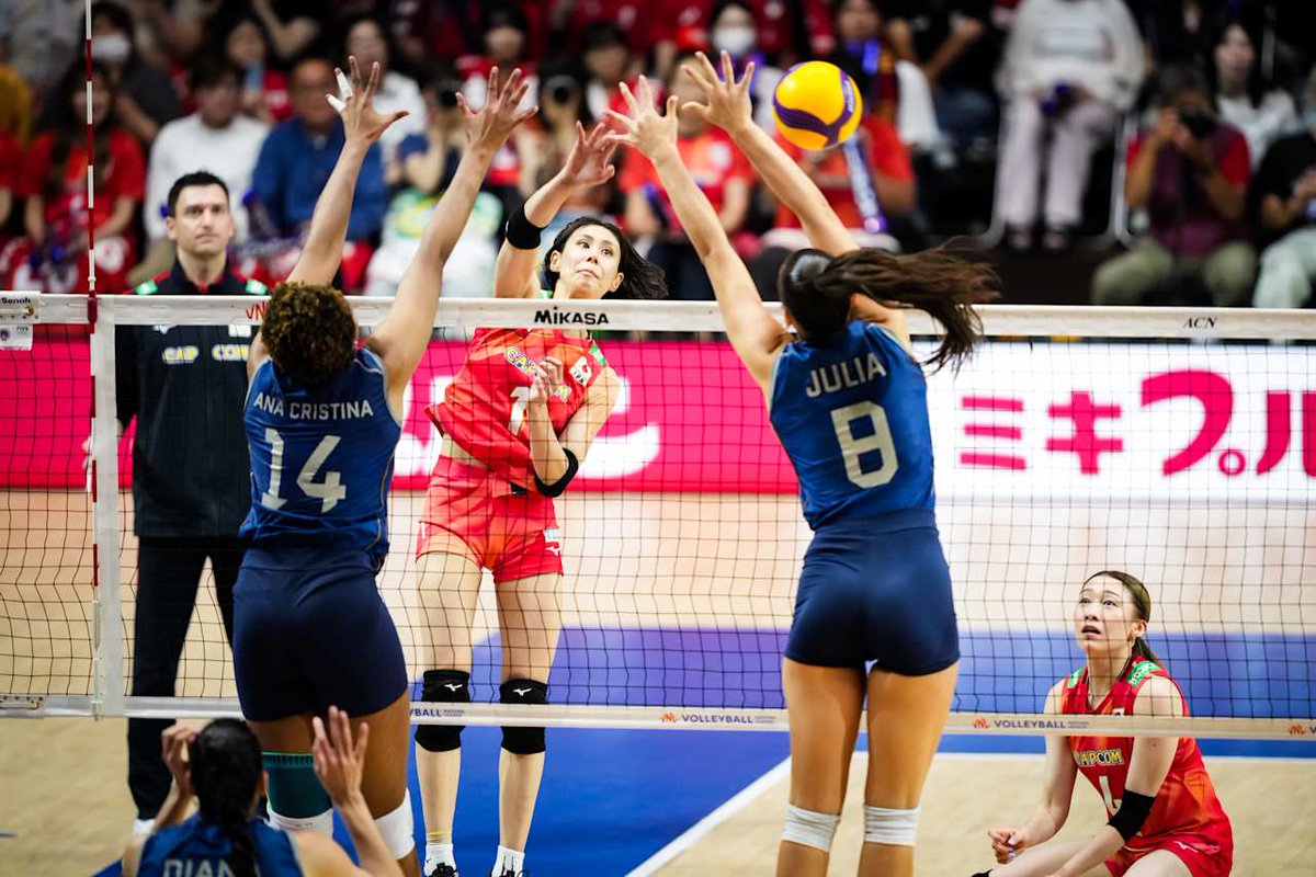 vking_jp's tweet photo. 悔しい敗戦

バレーボール女子日本代表が日本ラウンドの初戦で負けを喫する

🇯🇵日本代表 1-3 ブラジル代表🇧🇷

第1セット 20-25
第2セット 25-19
第3セット 19-25
第4セット 23-25

https://t.co/MpDuUPIbvl

📸Volleyball World https://t.co/0JK0irUa03