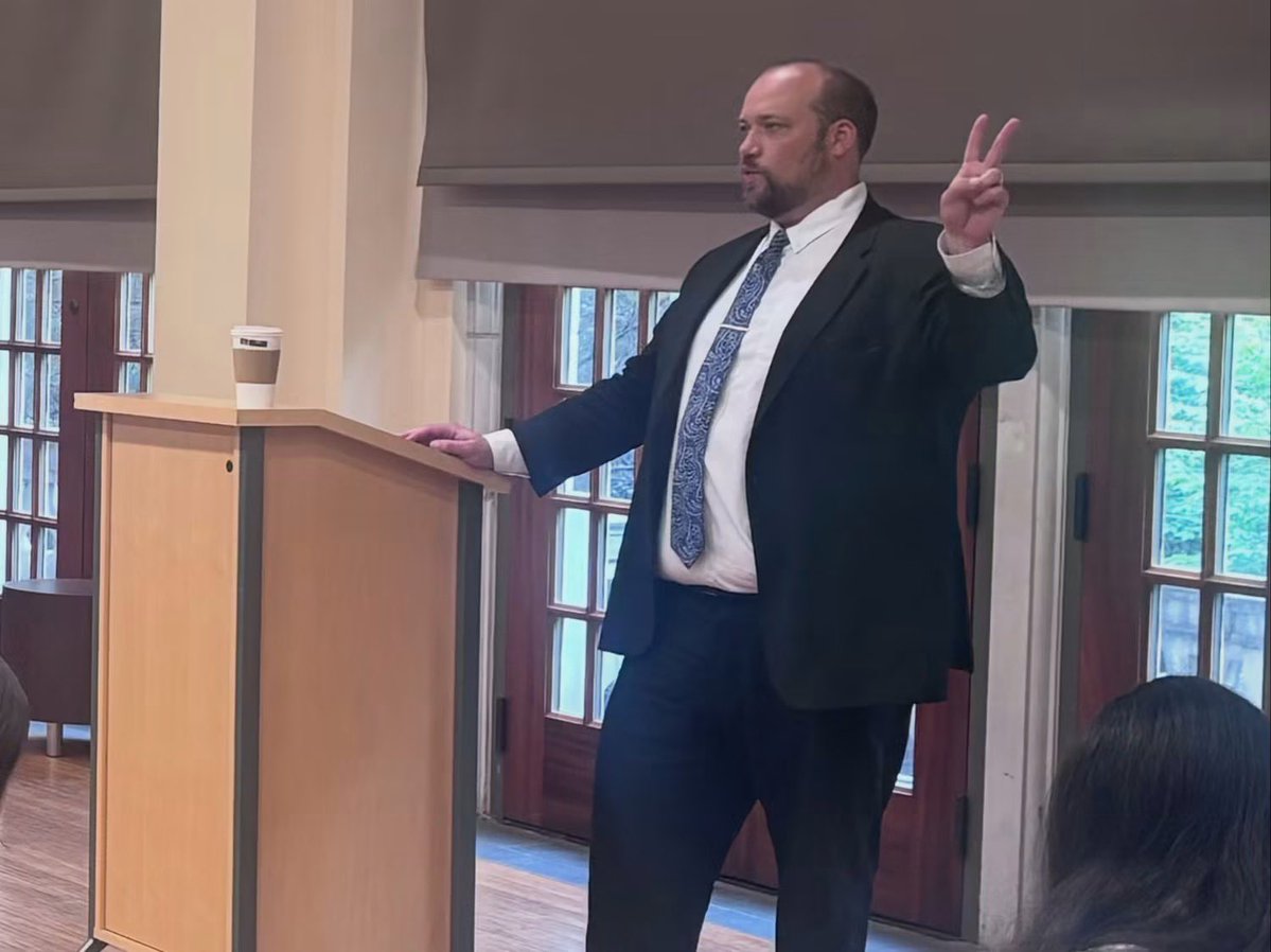 RyanRuzic's tweet photo. Honored to be asked again to lecture at the Oliver Hill/Samuel Tucker Prelaw Institute. Put on by the Virginia State Bar, the Institute reaches future lawyers at an early age to provide them with exposure and opportunity to explore the legal profession.

https://t.co/VrnllEdxJP

#loudouncountyva