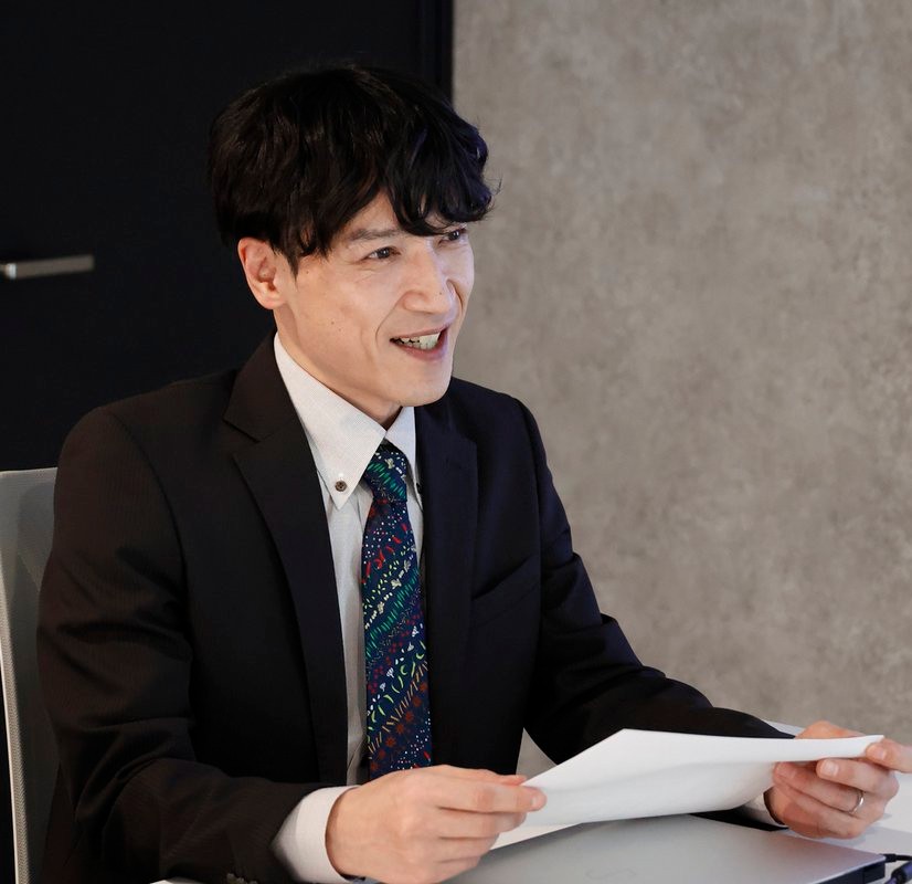 handa_shuhei's tweet photo. 『#ドライな同期の溺愛癖』
今夜24:00〜スタートです！

主人公たちの職場の部長 温水 仁 役で出演させていただきます。
あらためまして、よろしくお願いいたします！

あとは寝るだけ!!になるように、もうひと頑張りでご用事を済ませて…ぜひ、お寛ぎになってお楽しみ頂けたら幸いです！！
#DDD https://t.co/oEzETOH1MH