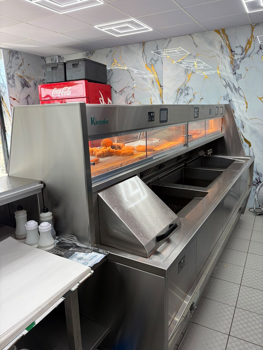 KFELtd's tweet photo. Another #kiremko frying range installed for Big Sam's in Llantwit Major, near Cardiff, replacing the previous Kiremko after an impressive 22 years of service 🔥

The new 3 pan Kiremko counter range is more #energyefficient, helping to reduce both gas and oil consumption. https://t.co/ZHJCBiGldc