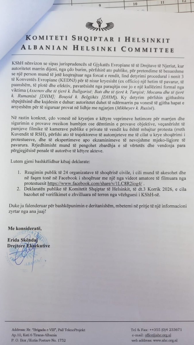 arberxv's tweet photo. Më 2 korrik, struktura e Policisë së Shtetit, dhe shumë punonjës të ndershëm të saj, janë përdorur si mjet dhune dhe presioni politik nga partia shtet, për t'u mbrojtur nga zemërimi i qytetarëve dhe protestuesve.
@PoliciaeShtetit  ka provokuar protestuesit duke hedhur mbi ta një lëng, i cili i verboi ata për gati një orë, me qëllim për të ndihmuar deputetët të shmangen nga përballja paqësore me protestuesit. Reagimi i protestuesve me gurë, megjithëse nuk justifikohet, ishte pa dyshim i provokuar nga vetë Policia e Shtetit.
Ju bëj thirrje të gjithë protestuesve, se uniteti dhe prezenca jonë në shesh është arma më e forte, dhe nuk kemi nevojë as për gur as për objekte të tjera që mund të rrezikojnë jetë njerëzish.
I sigurojm oficerët e korruptuar të Policisë së Shtetit, banditët pa uniformë që bashkëpunuan me ta, dhe deputetët e korruptuar që qëndrojnë pas tyre, se arrestimi dhe dhunimi brutal i protestuesve paqësor, nuk do të kalojnë pa u vënë para drejtësisë. Ata janë shumë naivë nëse mendojnë se me grushtat e paligjshëm ndaj nesh, do të mposhtni aspiratën shekullore të shqiptarëve për liri dhe demokraci.