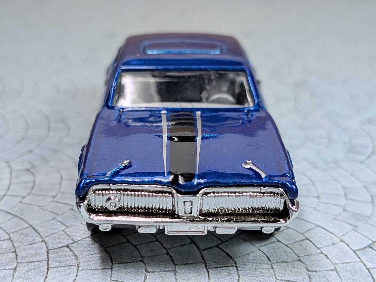 musclevw's tweet photo. Hot wheel / 2012 
1968 Mercury Cougar
ボンネットのフードピンが👍💯😎 
#hotwheels #mercurycougar #アメ車 #ホットウィール https://t.co/NyTSLQlKVz