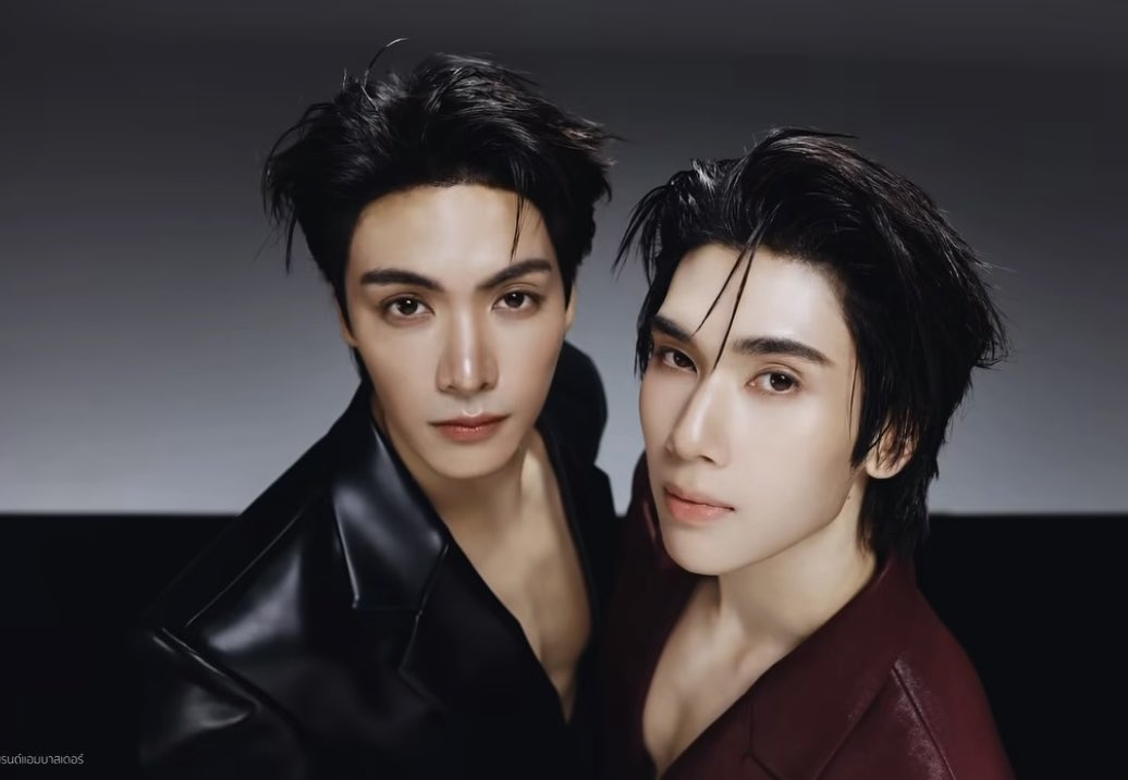 hellocinnamorol's tweet photo. เพราะในสายตาชั้นนั้นมีแค่เธอ  มากก สีดำแดงเหมาะสมกันมกก (แอบชอบกันมั้ยคะะ ิิิิ)

#UranusClinic
#จุงดัง #JoongDunk https://t.co/tg5VCVVfA9