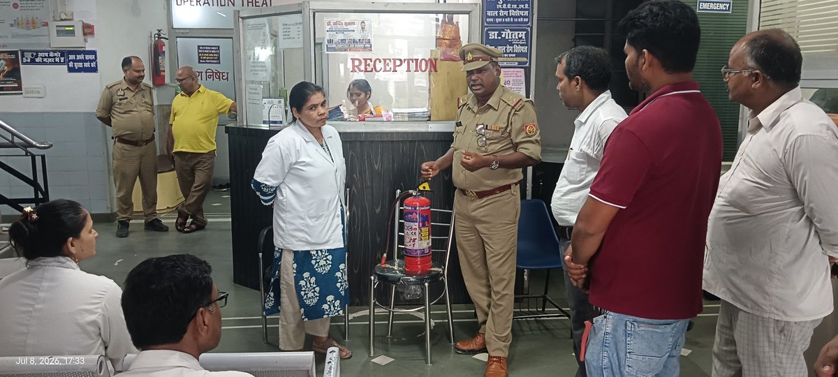 unnaofire's tweet photo. दिनांक 08.07.2026 को मुख्य अग्निशमन अधिकारी उन्नाव के निर्देश में  प्रभारी अग्निशमन अधिकारी उन्नाव  द्वारा जनपद के विभिन्न हॉस्पिटल में मॉकड्रिल का आयोजन कर उपस्थित कर्मचारियों/स्टाफ को अग्नि सुरक्षा का प्रशिक्षण प्रदान कर जागरूक किया गया https://t.co/t051RVRNE3