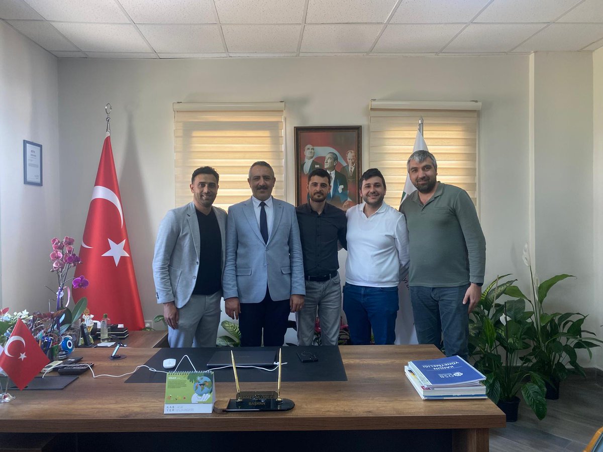 AkhisarOsb's tweet photo. Yönetim Kurulu Başkanımız Sayın Ahmet Müjdeci, Kervan Gıda Lojistik Müdürü Sayın Murat Sarıyar ve değerli ekibini ağırladı. Nazik ziyaretleri ve verimli sohbetleri için kendilerine teşekkür eder, iş birliğimizin güçlenerek devam etmesini temenni ederiz. https://t.co/Ph8ucRckV8