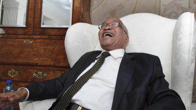ChrisExcel102's tweet photo. Apparently the Zimbabweans who went home running away from Xenophobia 

Are being Moered by Zimbabweans they left in Zimbabwe 

It’s a Zimophobia situation….😭😭😭 https://t.co/XrPo8YukOW