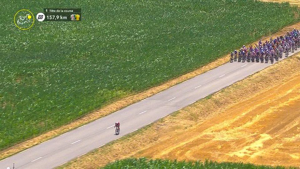 lucxsronald's tweet photo. 160 km, 32°C. Alone. Just Baptiste Veistroffer being brave enough to ertertain us and going to the absolute pointless break. 

Now picture this…

He steps onto the team bus, pulls out his phone, opens Instagram… and suddenly realizes thousands of new people have followed him.

LET’S MAKE HIM FAMOUS! 
https://t.co/MB7efb2VvR