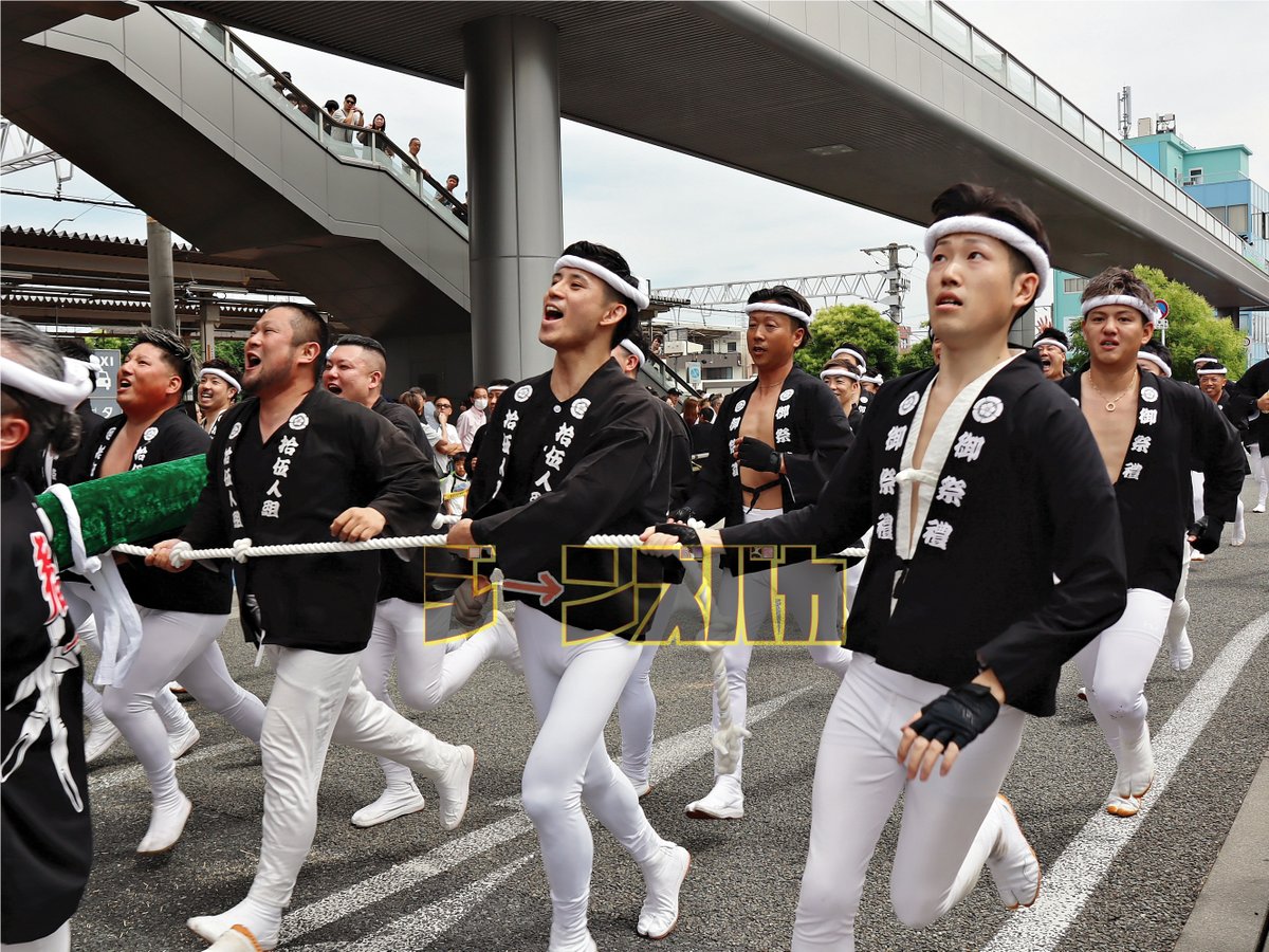 jeansbaka's tweet photo. ２０２６年（令和８年）５月３１日（日）                 
和泉市制７０周年だんじり記念曳行       
南松尾地区春木川町　②周目 https://t.co/AGDEGdZyfq