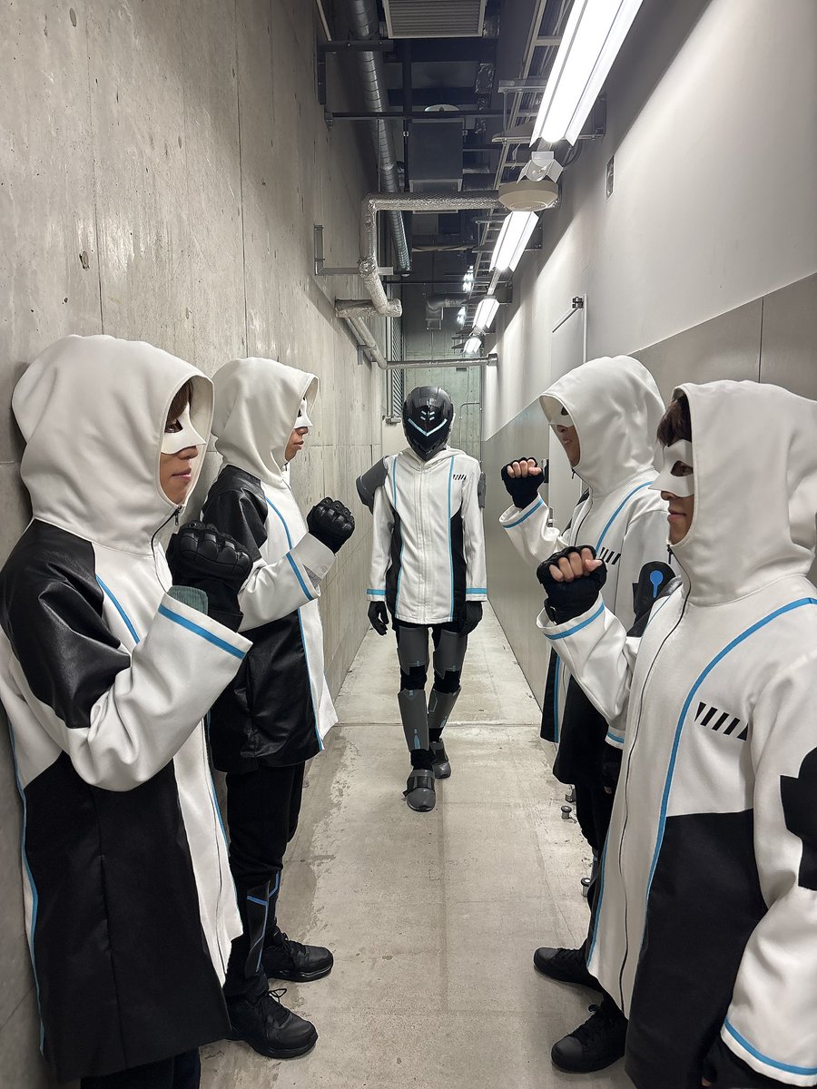 otsukayuto_555's tweet photo. #エリステ ND
5日目2公演ありがとうございました！

イクリプス今日の会議📸 https://t.co/icQEDeqUm6