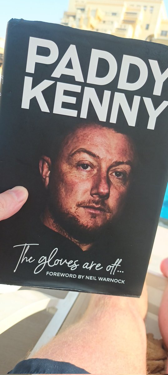 loftboy20067312's tweet photo. @paddykenny17 nice read out here in Dubai my friend #weareQPR https://t.co/xCjS0jFV0F