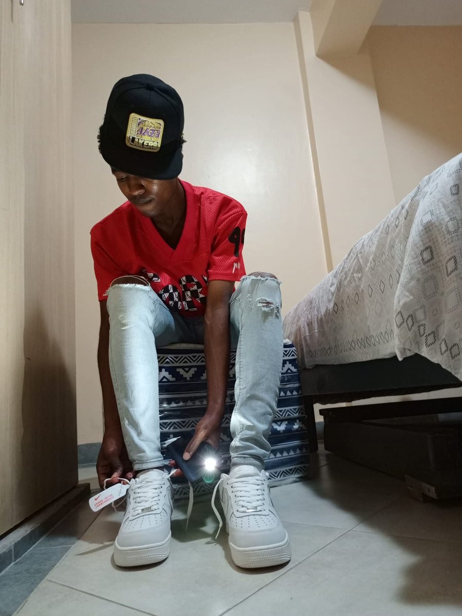 Lilpump254's tweet photo. @MarkMbiti1 @_mbithee Kako na akili ukiona kweli https://t.co/mcSDzEvD5U