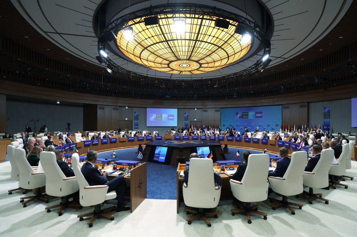 NATO Zirvesi'nde Kritik Anlaşma: Ukrayna'ya 50 Milyar Dolarlık Destek Paketi Onaylandı