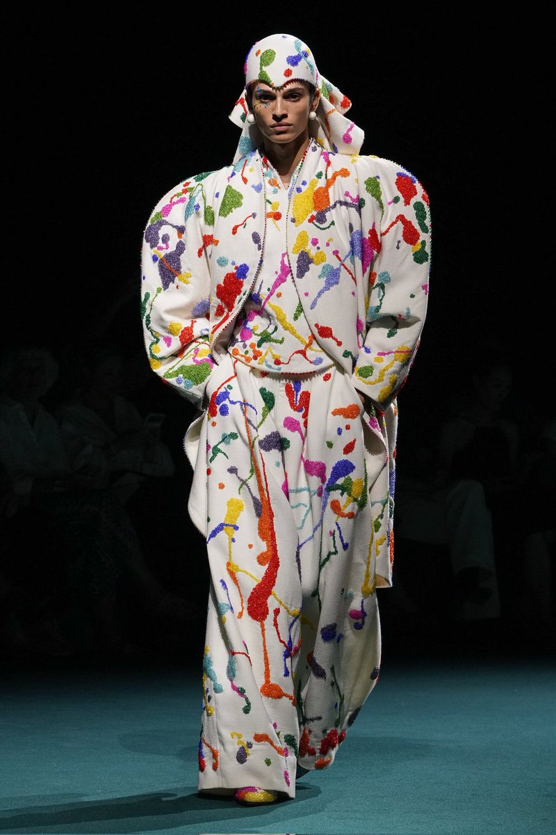 LaModeUnknown's tweet photo. FIRST LOOK at ✨️Robert Wun✨️ Fall/Winter 2026 Couture.🪡

ART https://t.co/N0fofB55EJ