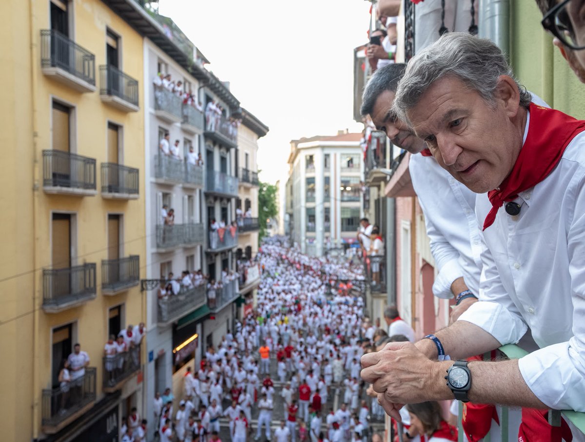 BenderOfuscado's tweet photo. -Mírales, ausentándose del trabajo... Os vais a cagar cuando gobierne yo. https://t.co/D8Ywo6mCGE