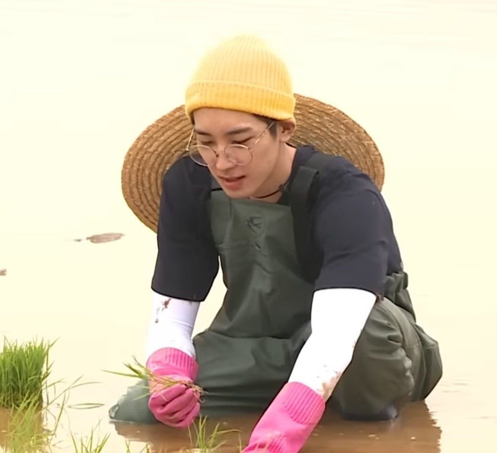 jeononutime's tweet photo. suddenly i miss my little farmer https://t.co/GprYFKIcjg