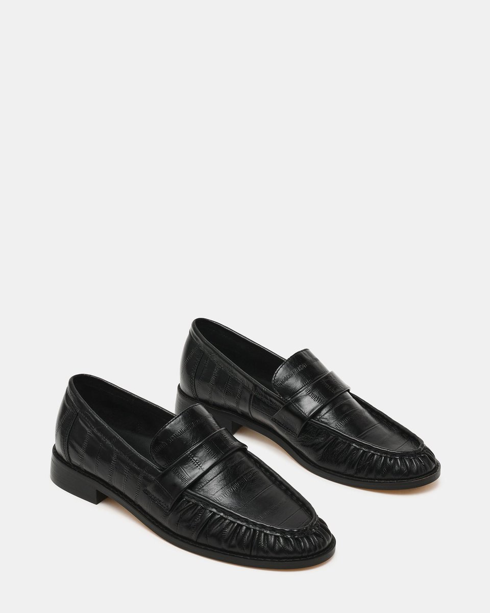 Lydia_Mybrary's tweet photo. Meet RONIE BLACK EEL: sleek, bold, and ready to steal the spotlight. The perfect finishing touch for your look? We think yes. Tap in for the details or to make it yours: https://t.co/fRjmD39b2a https://t.co/PqlY3UWVkM