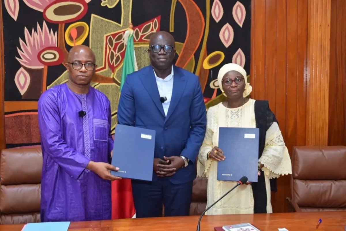 M44166Mami's tweet photo. L’Ucad et le Centre de formation judiciaire lancent deux masters spécialisés en justice pénale internationale et protection des personnes vulnérables pour renforcer la formation juridique au Sénégal.#UCAD #CFJ #JusticePénaleInternationale #ProtectionDeLEnfance #FormationJuridique https://t.co/Xw26Z2W8jg