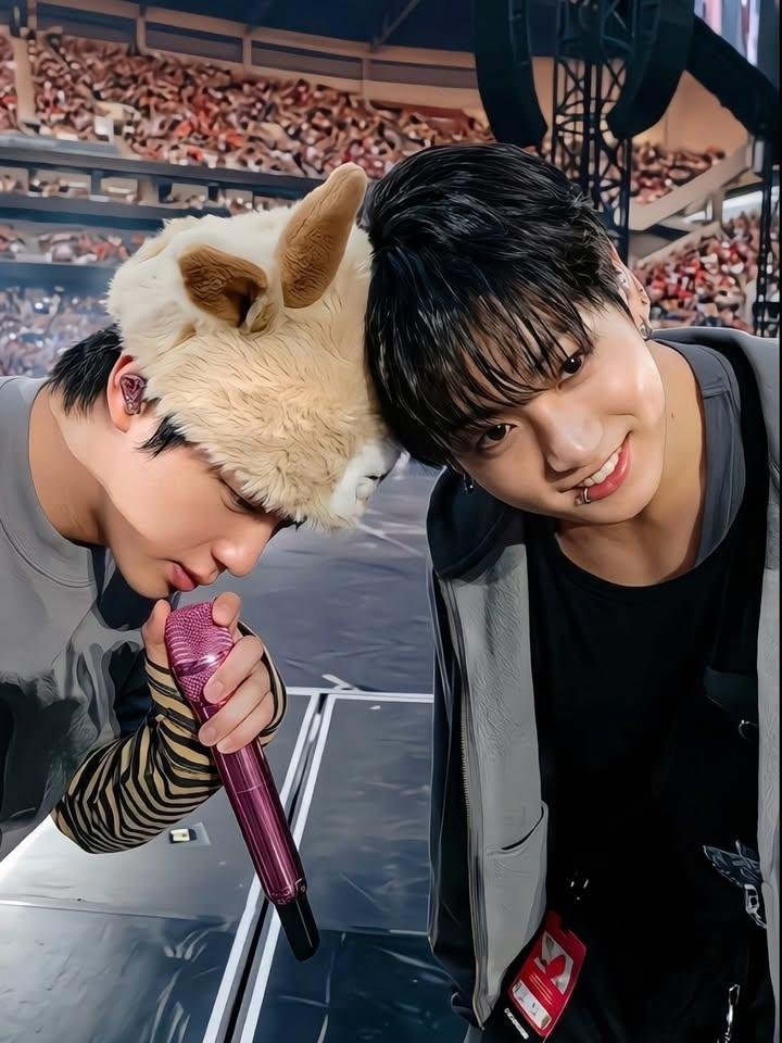 Jk_97gukk's tweet photo. ♥️✨😁 https://t.co/vlXcVb91Se