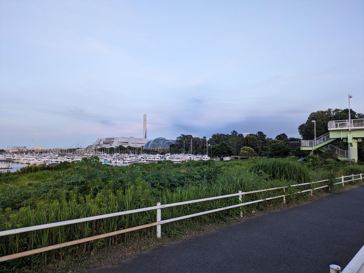 1969Yuma's tweet photo. やってきました夢の島
現在19時・・・
やってません植物園（笑）

11日は朝から来よう https://t.co/LiDGSEEUaO
