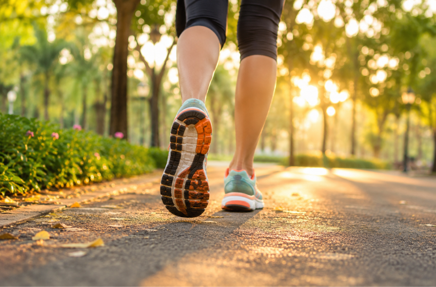 GoodNewsCntral's tweet photo. 👟 ¿Vas a comprar tenis para correr? Antes de elegir por el diseño, conoce los 5 consejos para correr con mayor comodidad y prevenir lesiones. 🏃‍♀️👇

🔗 https://t.co/3R8m36CTcg

#Running #Fitness #Salud #TenisParaCorrer #Ejercicio #Wellness #GoodNewsCentral #TipsDeRunning https://t.co/HHYtGK7Fb6