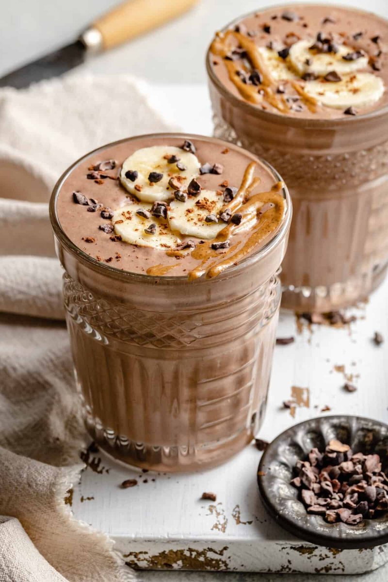 TexAHPERD's tweet photo. 🍫 Happy #WorldChocolateDay! Who says chocolate can't be healthy? 😍

Blend together:
🍌 1 frozen banana
🥛 1 cup unsweetened almond milk
🍫 1 tbsp cocoa powder
🥜 1 tbsp natural peanut butter
🥣 ½ cup Greek yogurt
🌱 1 tsp chia or flaxseed
✨ ½ tsp vanilla

#HealthyChocolate https://t.co/KaxNZjOVE7