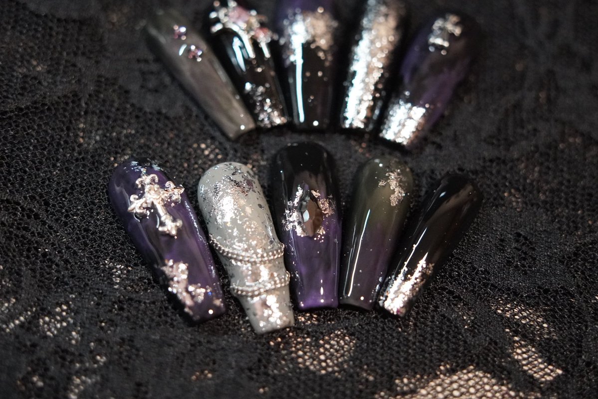 chikage_nail's tweet photo. 販売します

https://t.co/SQ5hjyZO6r

#ハンドメイド
#ネイルチップ
#ゴシック
#ホラー
#ダークファンタジー https://t.co/5xkPjTneTL