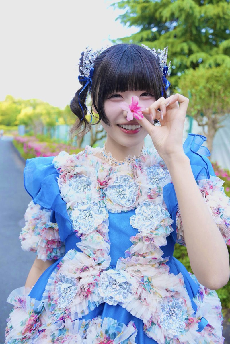 sakasho_desu's tweet photo. ← アーリング・ハーランド(25)

　　　　　　　　　　　→奥田彩友(25) https://t.co/4tvvUDE5od