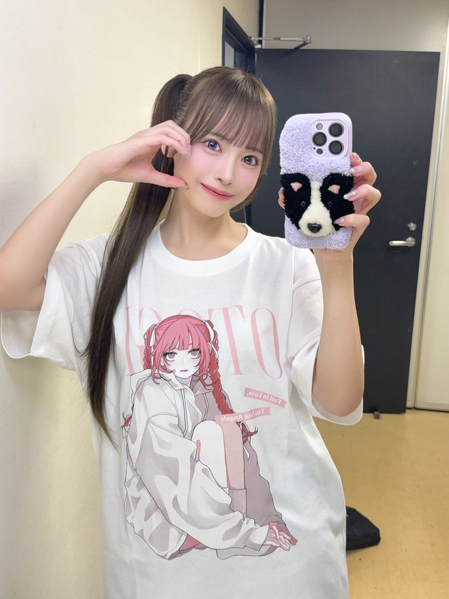 hina_hinahata's tweet photo. おとぎちゃんも🆕スマホケースも
全部かわちぃが過ぎゆ⸝⸝ʚ̴̶̷̆_ʚ̴̶̷̆⸝⸝❕🎀

あ、あと髪の毛も染めたのっ！！！
気づいたっ﹖﹖♡
#高嶺のなでしこ #たかねこ https://t.co/oO68jULz3G