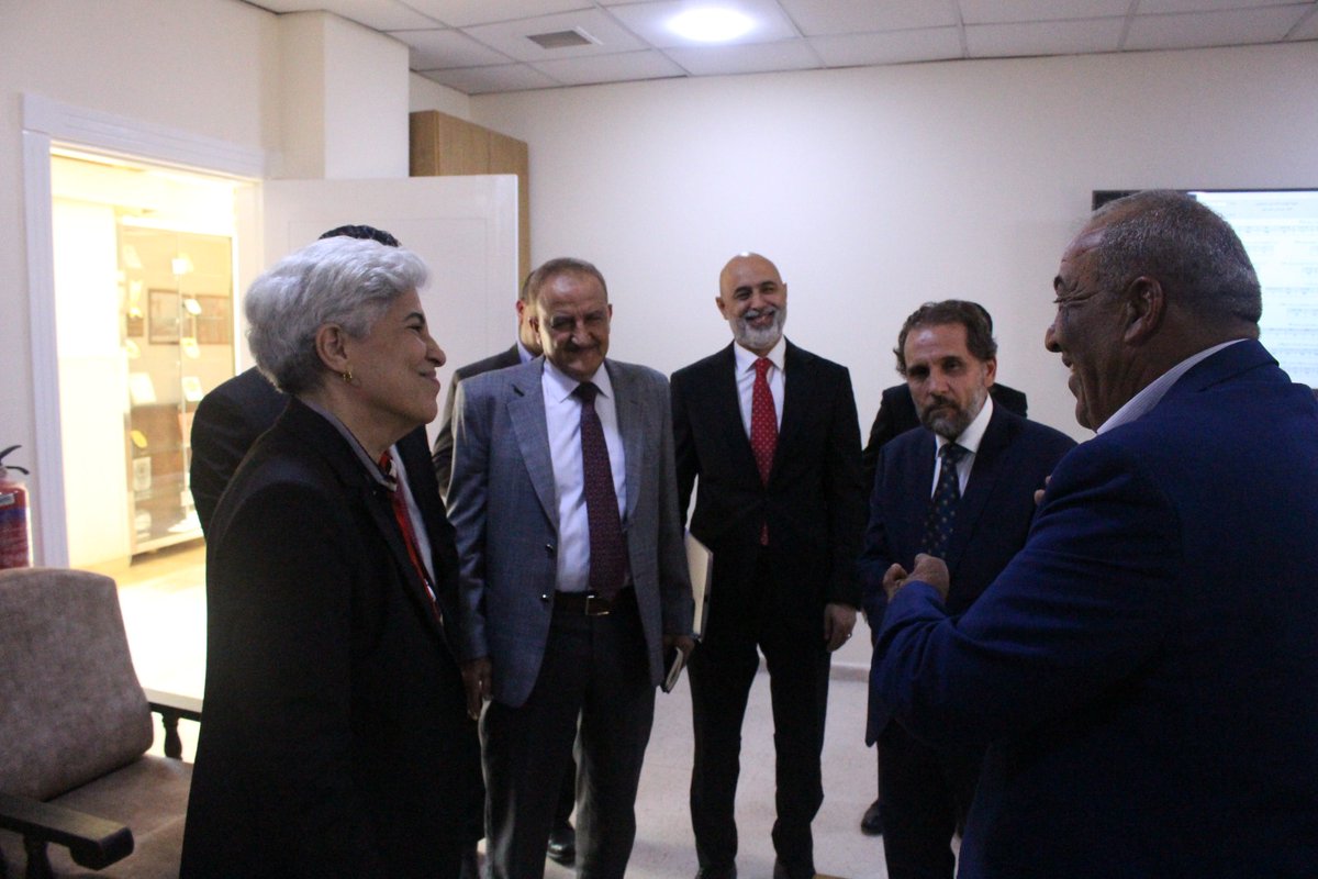 HCDS_JO's tweet photo. الأمير مرعد بن رعد يستقبل السفيرة التونسية ويبحث تعزيز التعاون في رعاية وتأهيل المصابين العسكريين.
للتفاصيل/ 
https://t.co/8TYMsg9lVl
#الهيئة_الهاشمية_للمصابين_العسكريين #الأردن https://t.co/SAqIdW5cru