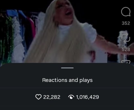 karleushian's tweet photo. I bez Instagrama Jelena Karleuša je na samo 3 profila koji su je objavili dobila preko 40k lajkova i više od milion pregleda. A objavili su mnogi, još jednom je demolirala micu picu sa dva lica i njene psiho fanove koji ovde svakodnevno prozivaju #jelenakarleusa #milicapavlovic https://t.co/eN6Q6o9OXR