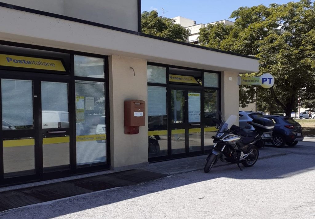 tuttoggi's tweet photo. Dopo l’assalto al Postamat ufficio postale chiuso da 3 mesi, raccolte oltre mille firme per sollecitare la riapertura https://t.co/azufMULaQu
#tuttoggi #Cronaca #Perugia #assalto #evidenza #lavori #perugia #pontevalleceppi #postamat #poste #scoop https://t.co/mEV8YfSAZF