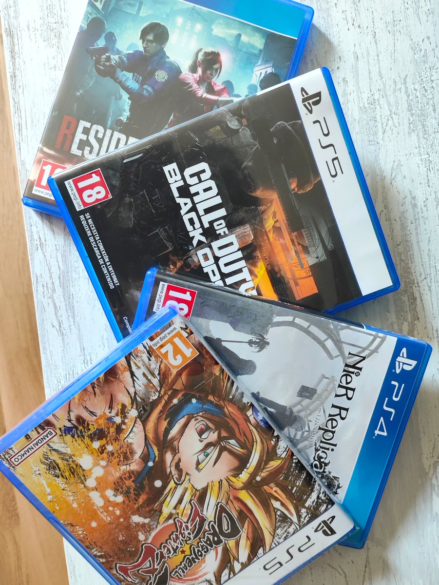 kevinsorenx's tweet photo. Ahora que Sony ha confirmado el fin del formato físico en sus consolas he empezado a comprar algunos juegos que tenía pendientes por tener en mi colección https://t.co/Nb7BA1Mrvs