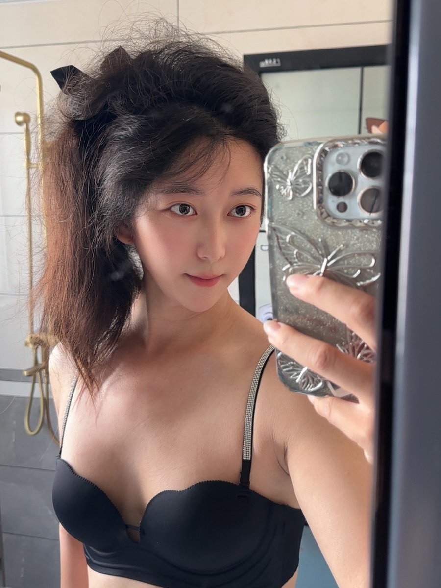 Jianhui9609's tweet photo. 女体化 https://t.co/fvLBEkAy5M