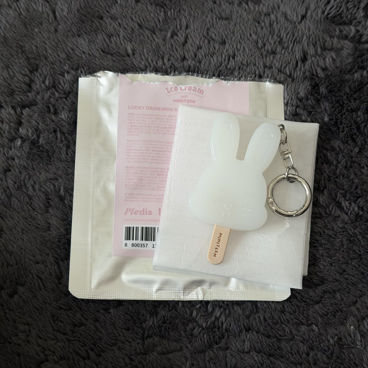 yl9tv_'s tweet photo. SEVENTEEN セブチ MINITEEN ミニティーン Ice Cream キーリング 交換

譲 エスクプス

求 ジョンハン

郵送交換📮
お気軽にお声掛けください https://t.co/g9AO4YOcgF