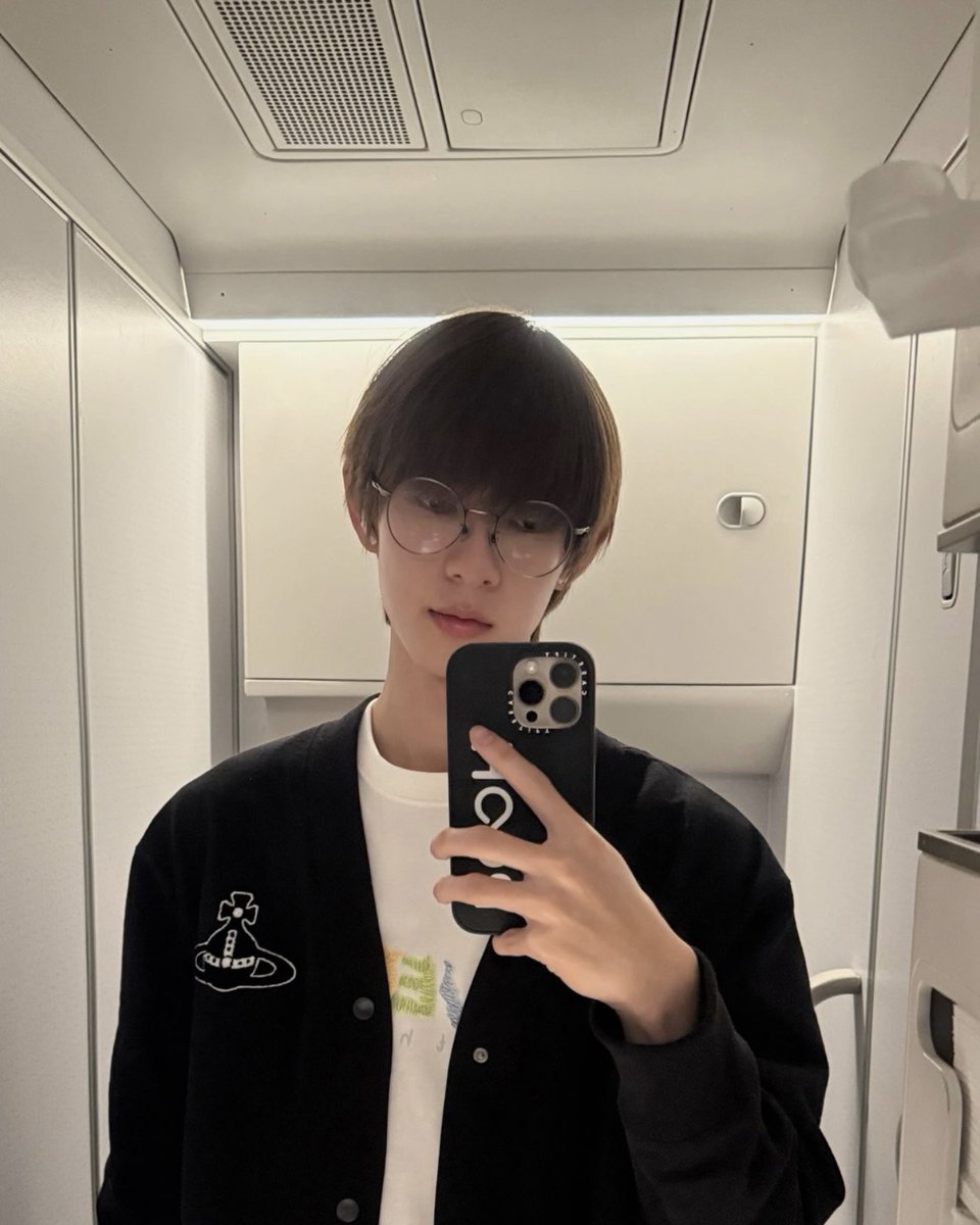 i_amfifteen's tweet photo. วิ่งแลกแว่น                                                               แว่น https://t.co/fQI2kAys6h