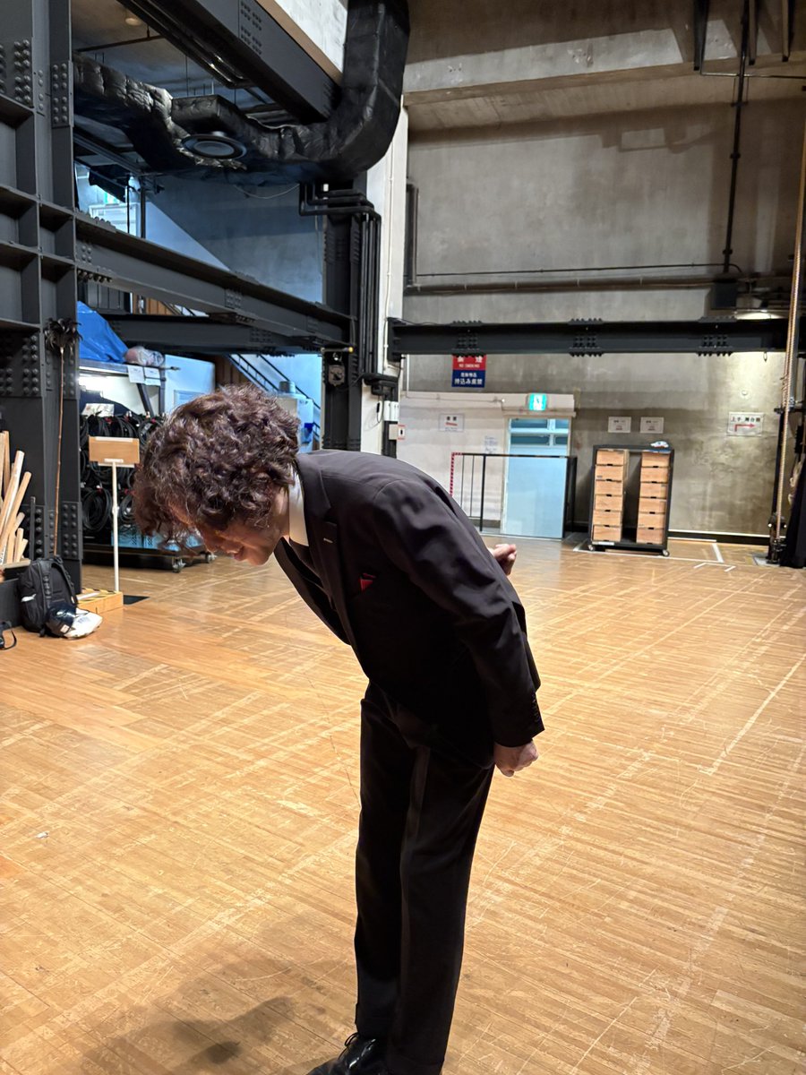 gakuten_mg's tweet photo. 単独初日ありがとうございました！🥹

全身パネルという新しい試みもしてみました！まだまだ続くのでぜひ遊びにきてください！

最後は腰が痛くなっちゃったよじょうさんです。

#ガクテンソク九分九厘 https://t.co/zoMJAHMWHm