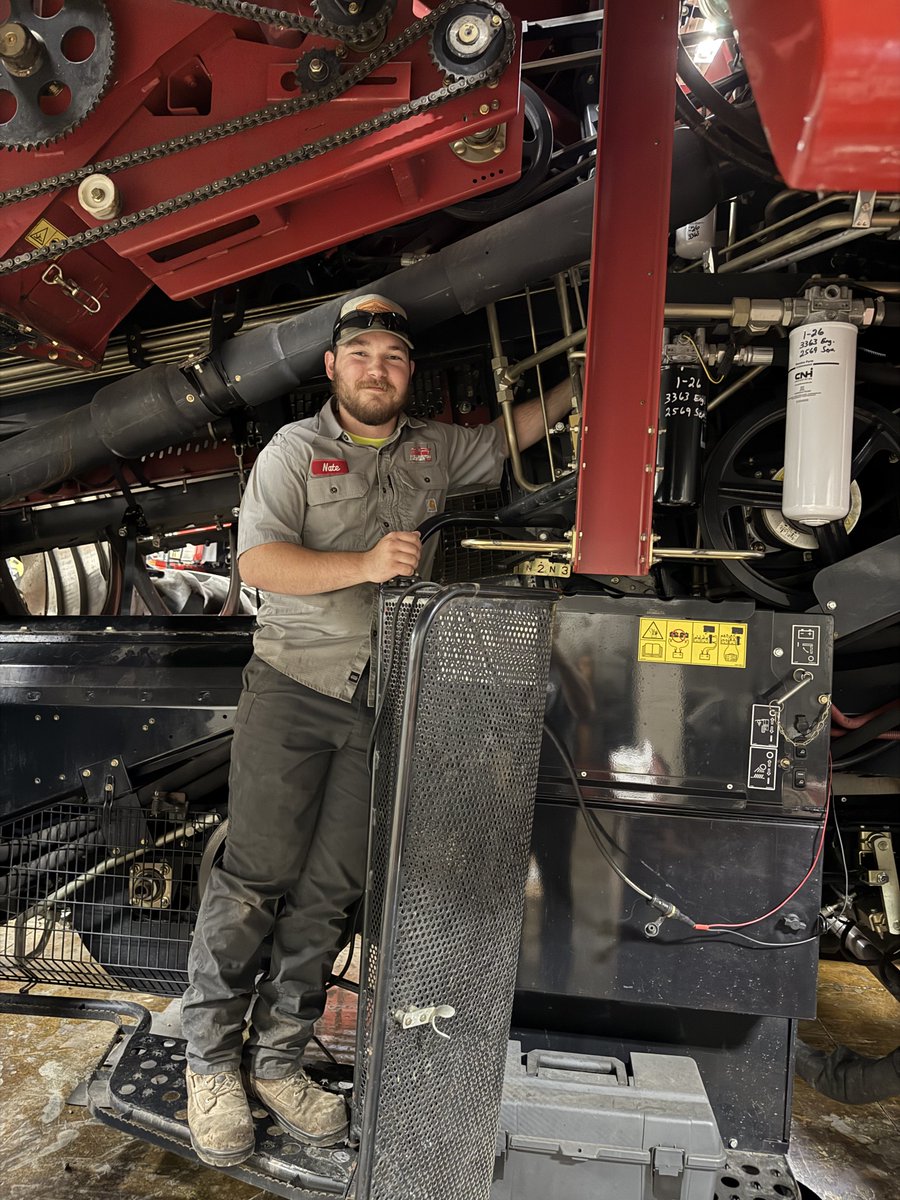 ForrestLang78's tweet photo. Day 2 of @OhioStateATI internship visits took me to see Nate who is working at Wellington Implement as a service technician & Shane who is working for DL Custom Ag Services. Both a gaining a lot of experiences in these great opportunities for our @CFAES_OSU students!
#ATI #CFAES https://t.co/YrkynsooIU