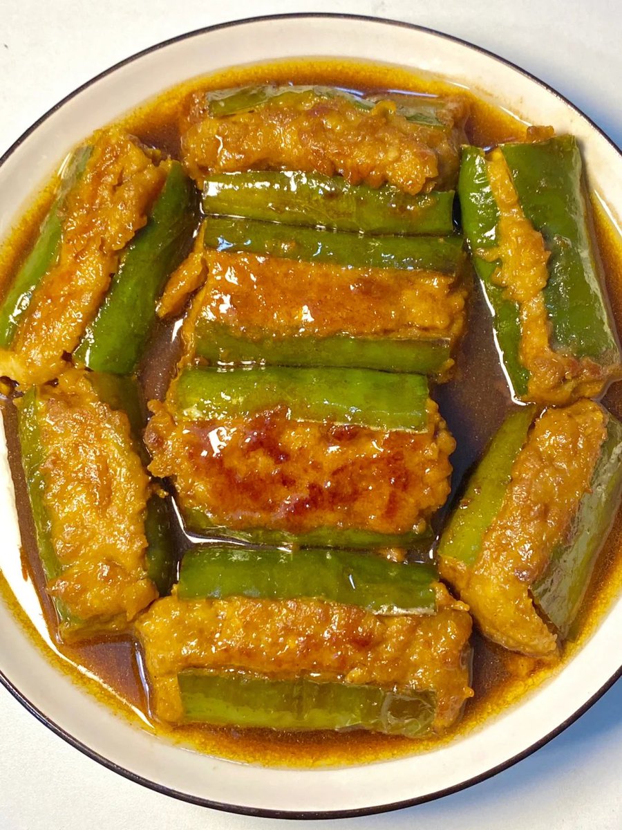 horschtl86's tweet photo. Craving bold flavors tonight Treat yourself to authentic Mexican chiles rellenos—roasted poblano peppers stuffed with melty cheese, dipped in crispy batter, and smothered in tangy red sauce. Pure comfort that’s ready in 30 mins! https://t.co/Eu0pe6dmVM