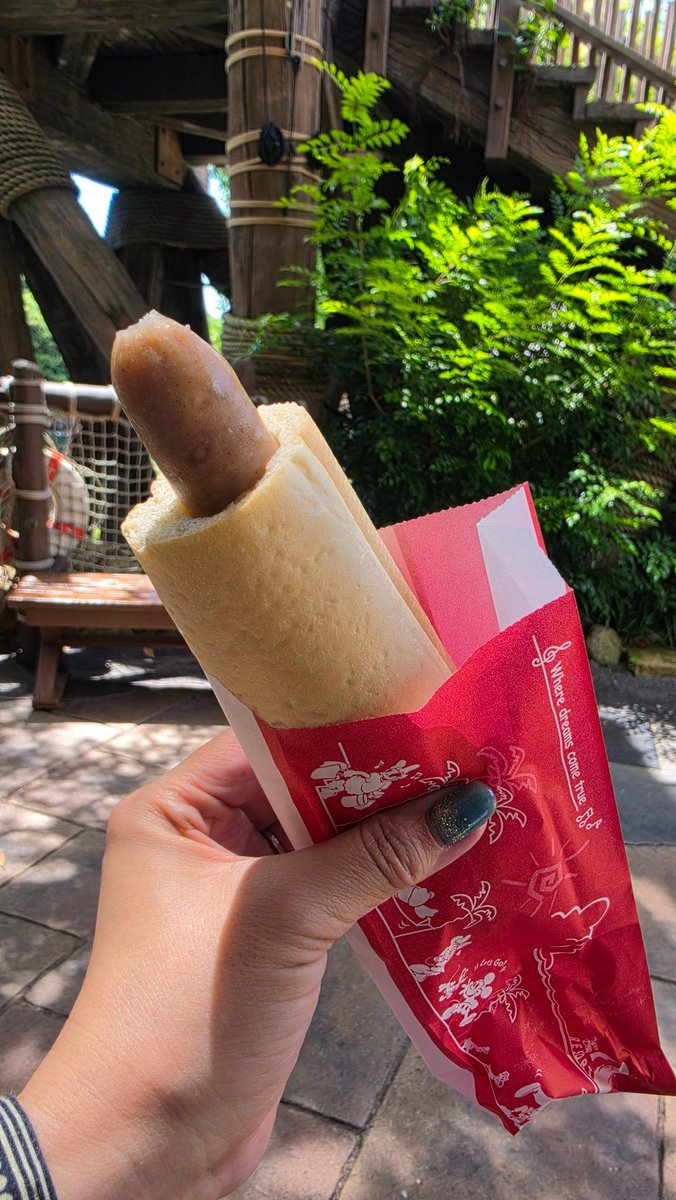 pine__yuki's tweet photo. 軽くユカタンドッグ→ポルトフィーノでスペシャルセットとティラミスのグラニータ(かき氷ティラミス的なやつ)。スペシャルセットと冷製シーフードパスタをシェアして食べて満腹。 https://t.co/lkjwtEjEZ9
