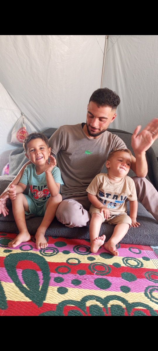 Ahmad_Gaza2026's tweet photo. We are still alive in Gaza.🥹🇵🇸🇵🇸

Despite everything, we are still trying to hold on.
If you see this photo, please don’t scroll past in silence.

Write anything — even a single dot means so much to us and reminds us that we are not alone. 🥹🙏💔💔 https://t.co/gJdTkOebCO