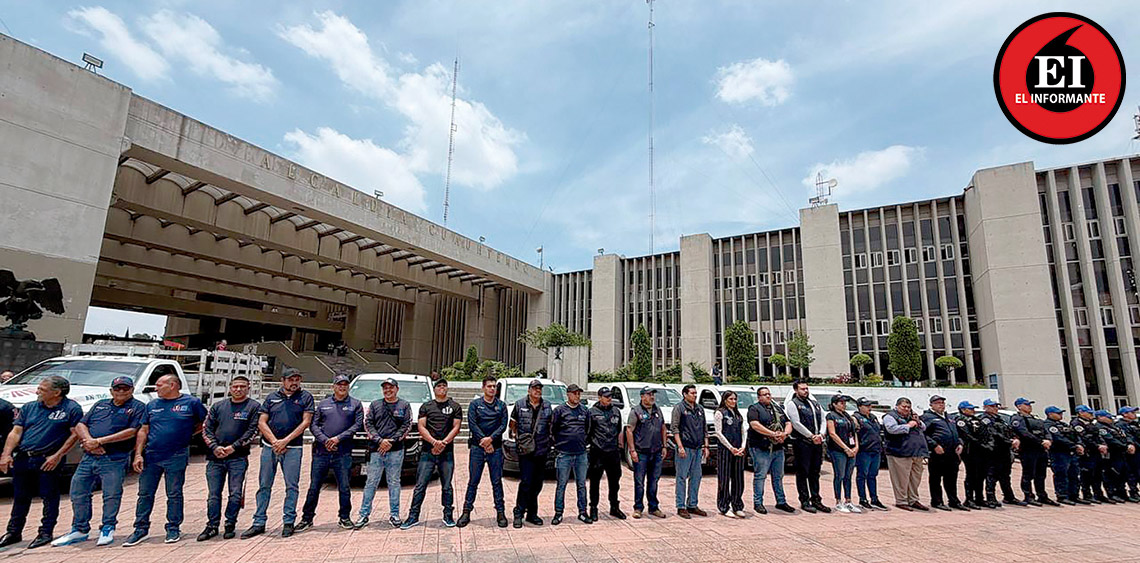 ElInformanteMX's tweet photo. @AlessandraRdlv encabeza #operativo contra #invasión de #EspacioPúblico en la #ColoniaCentro
Retiraron #contenedores que bloqueaban el #PasoPeatonal en la #CalleAranda y reforzó las acciones para #RecuperarEspacios destinados a las y los #vecinos.
Tag: @AlcCuauhtemocMx
https://t.co/2XkV3nkxJL
