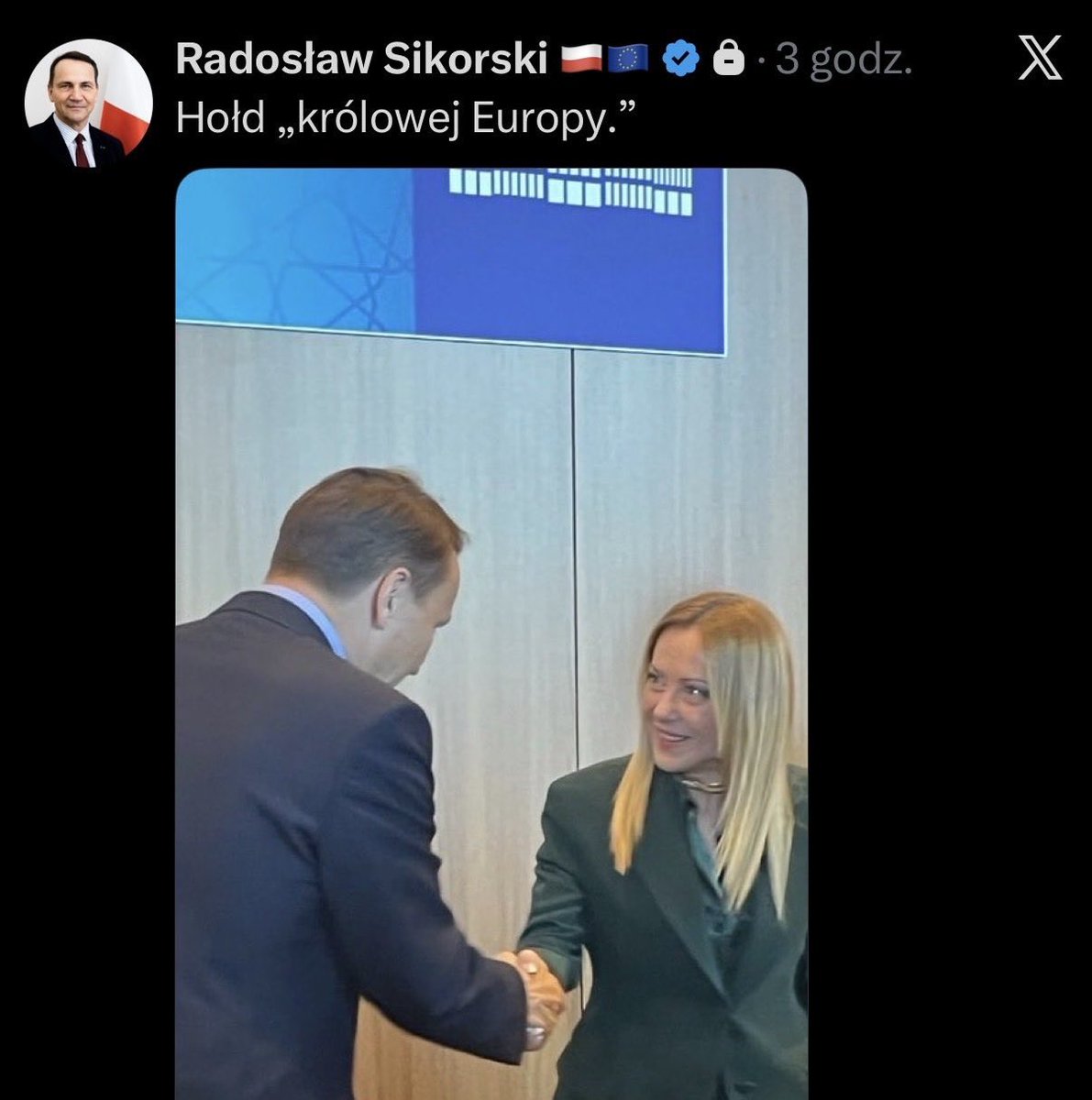chrzanikx's tweet photo. Najpierw Sikorski podaje dalej tweeta, w którym wprost oskarża się polską partię opozycyjną o próbę ROZBIORU Ukrainy, a potem wrzuca tweeta kręcąc bekę ze starcia Giorgii Meloni i Trumpa 

Absolutny wstyd dla Polski mieć takiego ministra spraw zagranicznych… https://t.co/0NfDHkWAAy