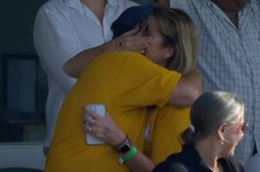 awcwvlc's tweet photo. Soph's parents, the moment we won the WC 🥹 https://t.co/iNmlOdytYC