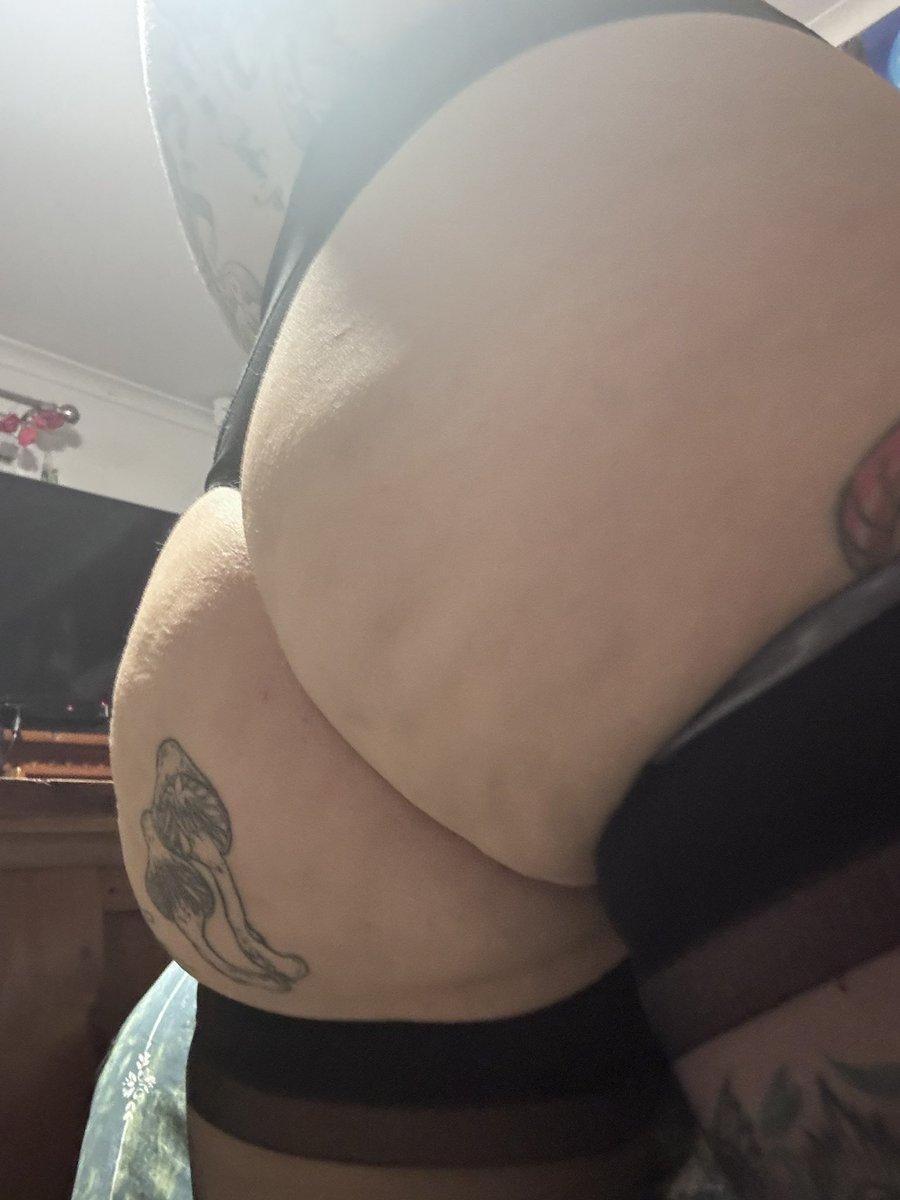 bee_dior's tweet photo. I was feeling cheeky https://t.co/bjTMuTtpmD