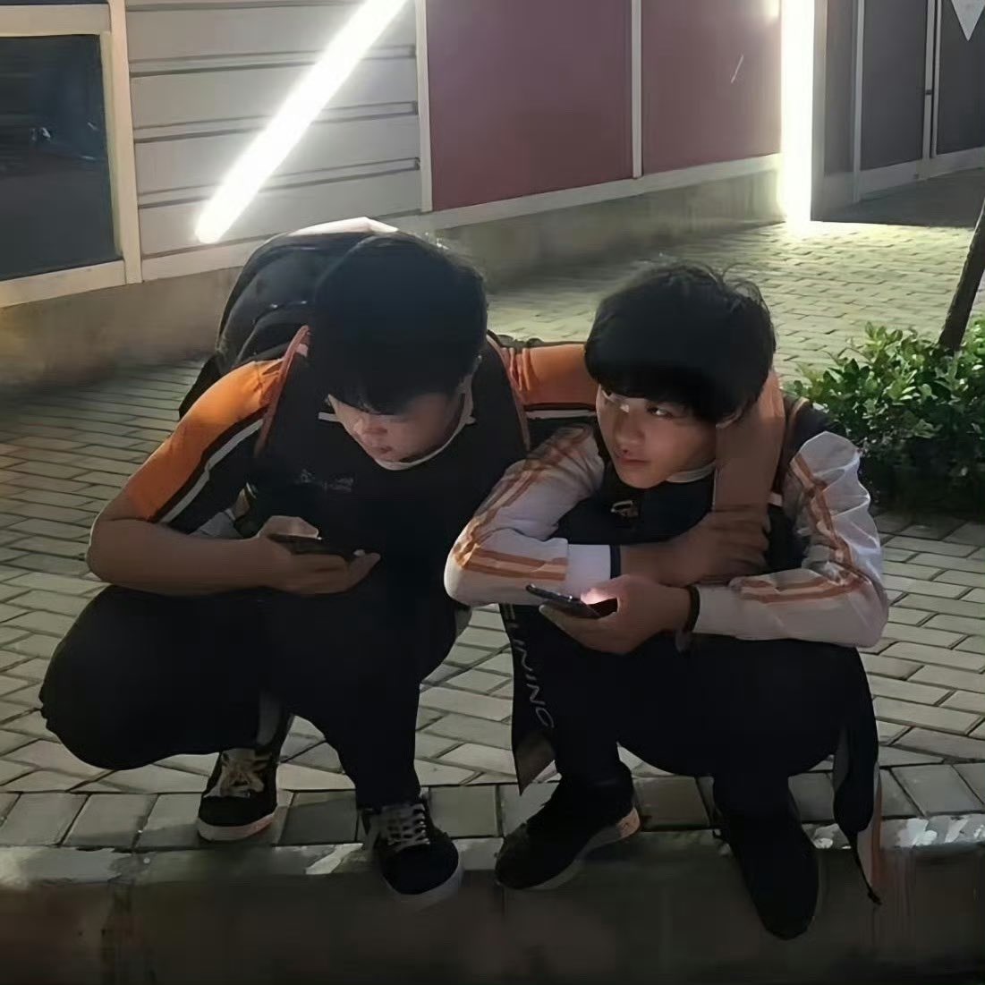 namisylee's tweet photo. Bin and On 

2021 ➡️ 2026

long lasting friendship https://t.co/nRBIzS6Ggt