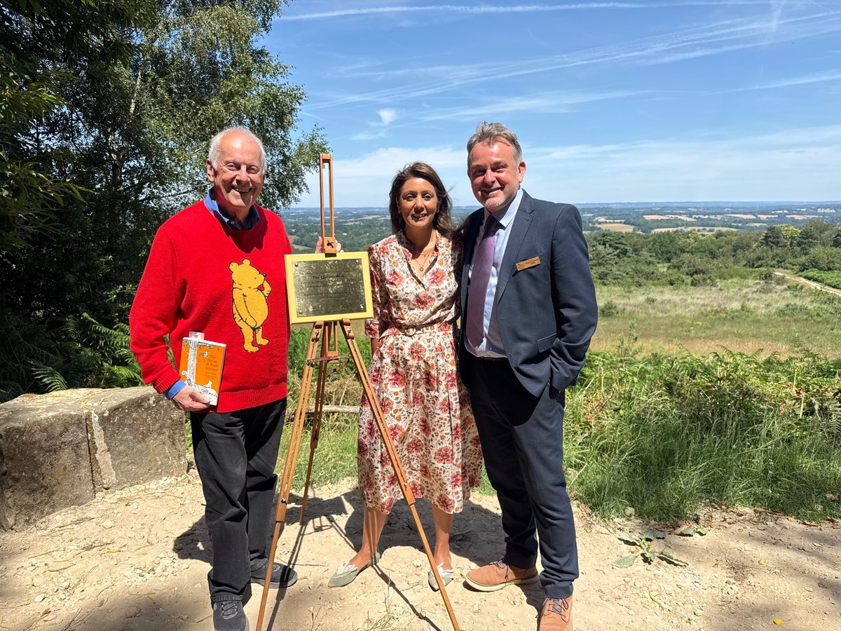 Nus_Ghani's tweet photo. 🎈A pleasure to join @GylesB1 & @Ashdown_Forest CEO, staff & volunteers, in welcoming Her Majesty The Queen to 'The Hundred Acre Wood' to mark the 100th birthday of Sussex Weald's most famous resident & global icon, Winnie-the-Pooh🍯

Her Majesty also unveiled a new all-weather trail named ‘Queen’s Walk’, which will ensure that everyone can spend time in this magical landscape & discover its treasures🌳