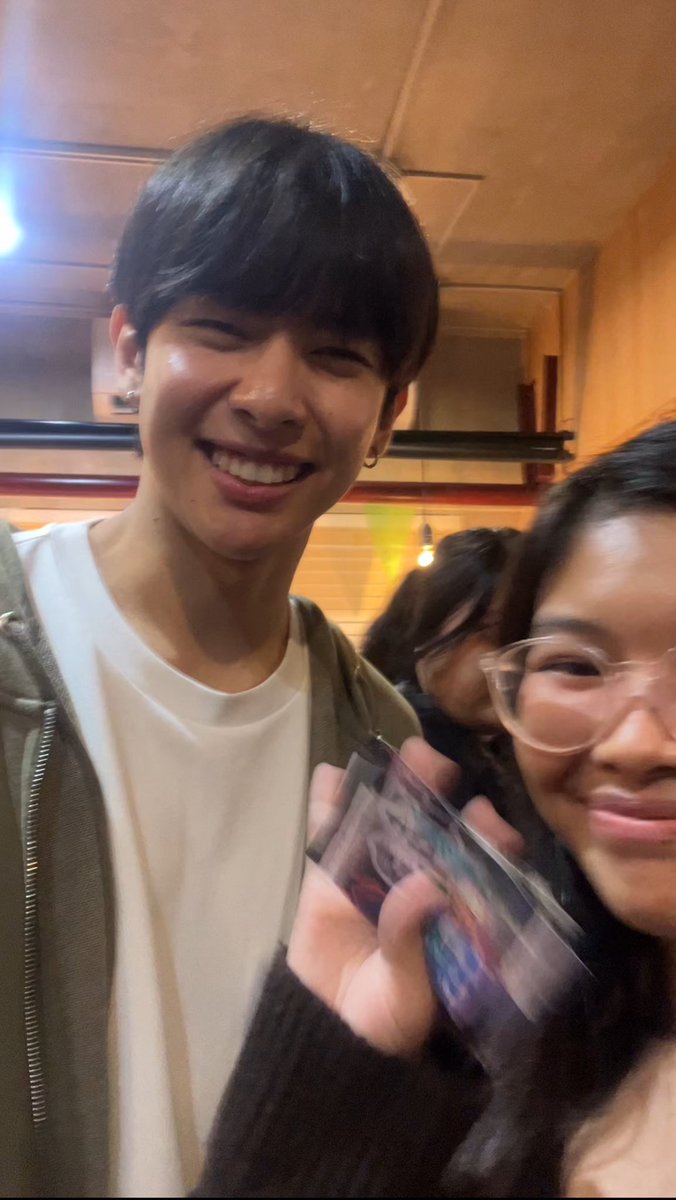 artcketship's tweet photo. @makibih0n pinagtatawanan nga ako kasi wala man lang malinaw na pics with the two 🥹 the nginigch is so real https://t.co/dsikmweRpD