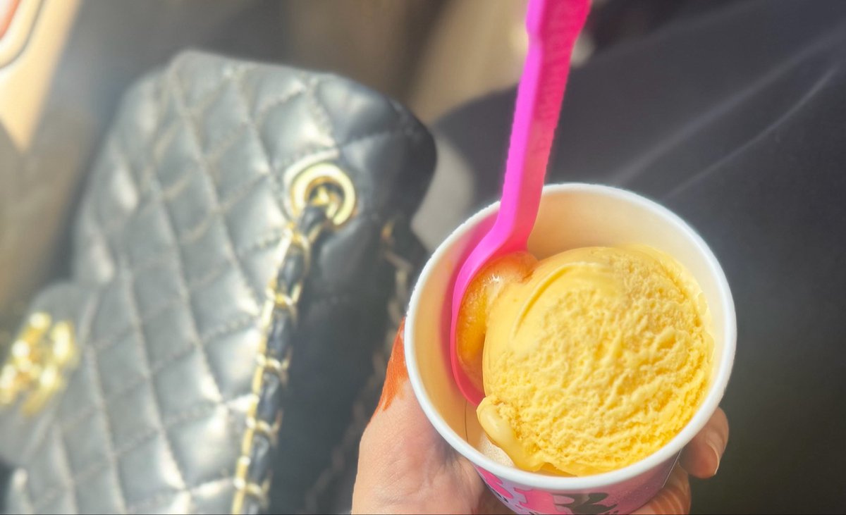 Ema0n0's tweet photo. 😋🍨 https://t.co/bdg1ALHcY3